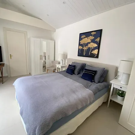 Montblanc Poolhouse Villa *
